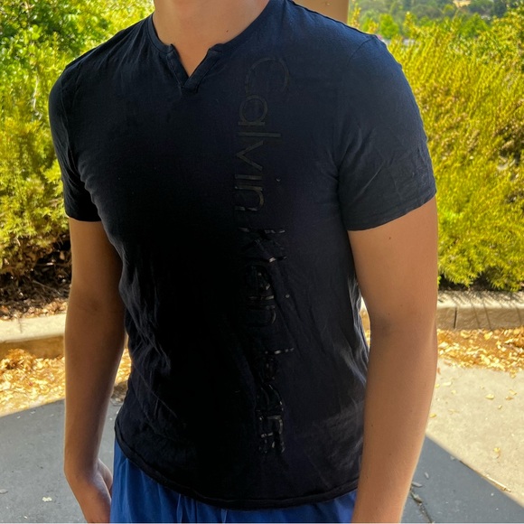 CALVIN KLEIN JEANS MEN V NECK T SHIRT NAVY BLUE CASUAL PARTY NIGHT OUT SIGNATURE - Picture 11 of 16